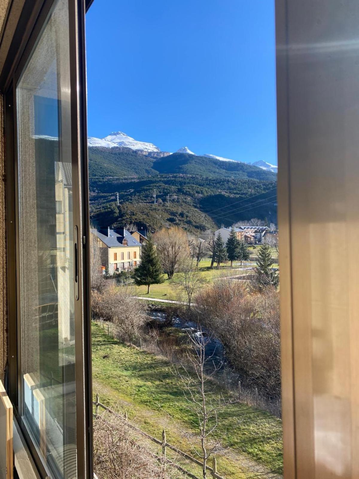 Appartement Amanecer En Collarada à Villanúa Extérieur photo